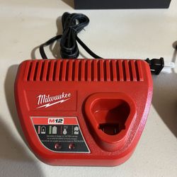 M12 Charger