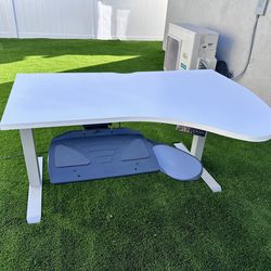 Sit/Stand Desk - 60 inch curved