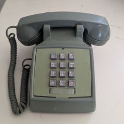 Vintage Bell System push - button telephone 
