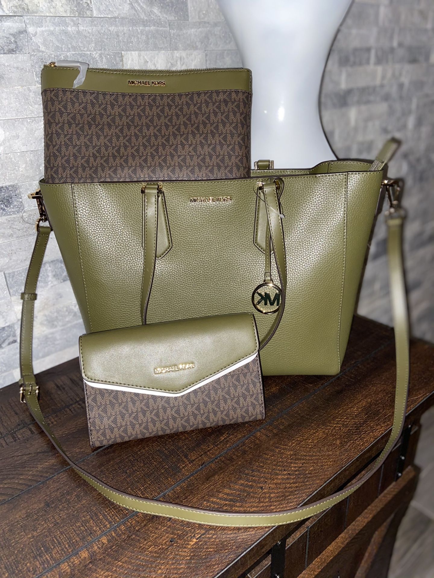 New purses travel set