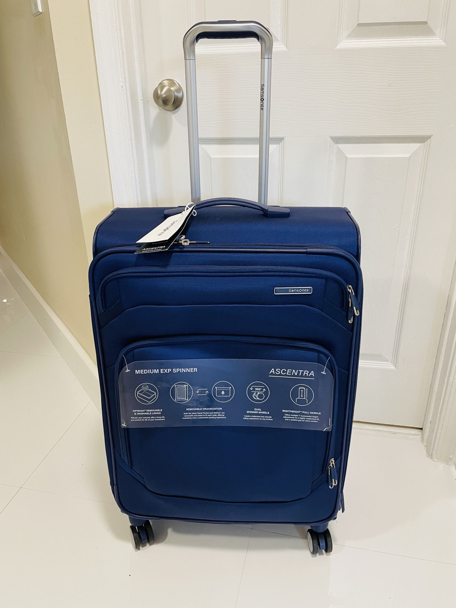 New Sansonite Ascentra Lite Air Med Blue 29”