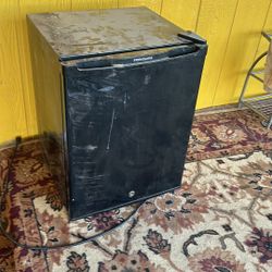 Mini Fridge 