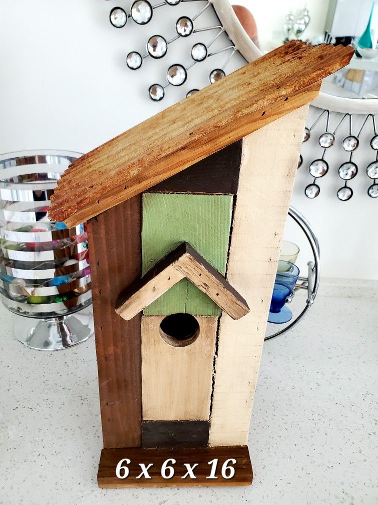 Groovy Little Bird Condo. 