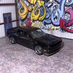 1/64 Dodge Challenger