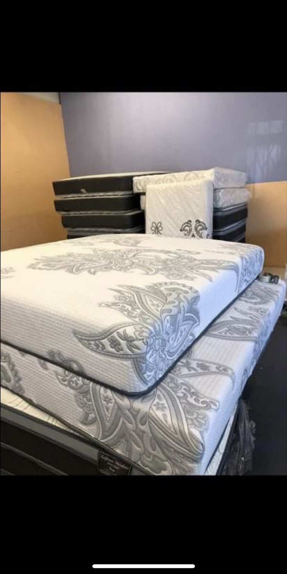 🔥BRAND NEW MATTRESSES🔥 BEST PRICES IN TOWN 💰💰 GREAT QUALITY 💯 ALL SIZES AVAILABLE 🛏 MEMORY FOAM 🛏 PILLOW-TOP🛏 REGULAR🛏 WARRANTY AND FREE LOCA