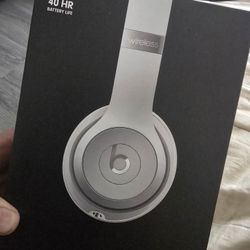 Beats Solo 3 Brand New 