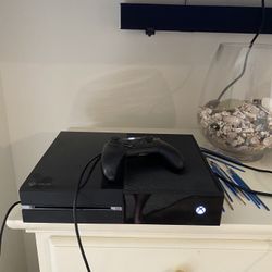 Xbox One With Wireless Controller 