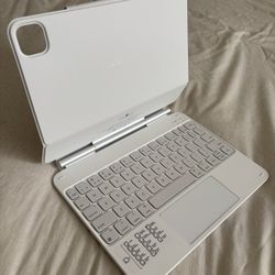 Ipad case with keyboard