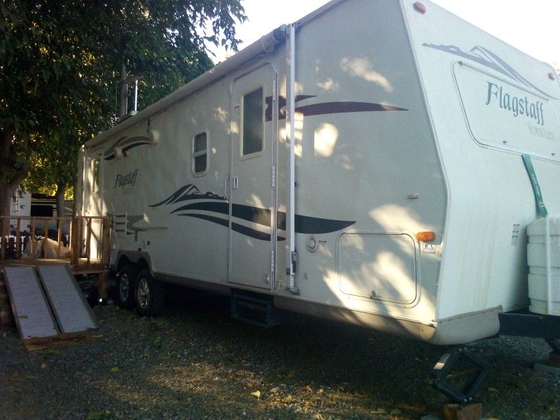 2007 Flagstaff Super lite 28'