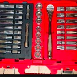 Milwaukee Ratchet And Socket Set In Packout