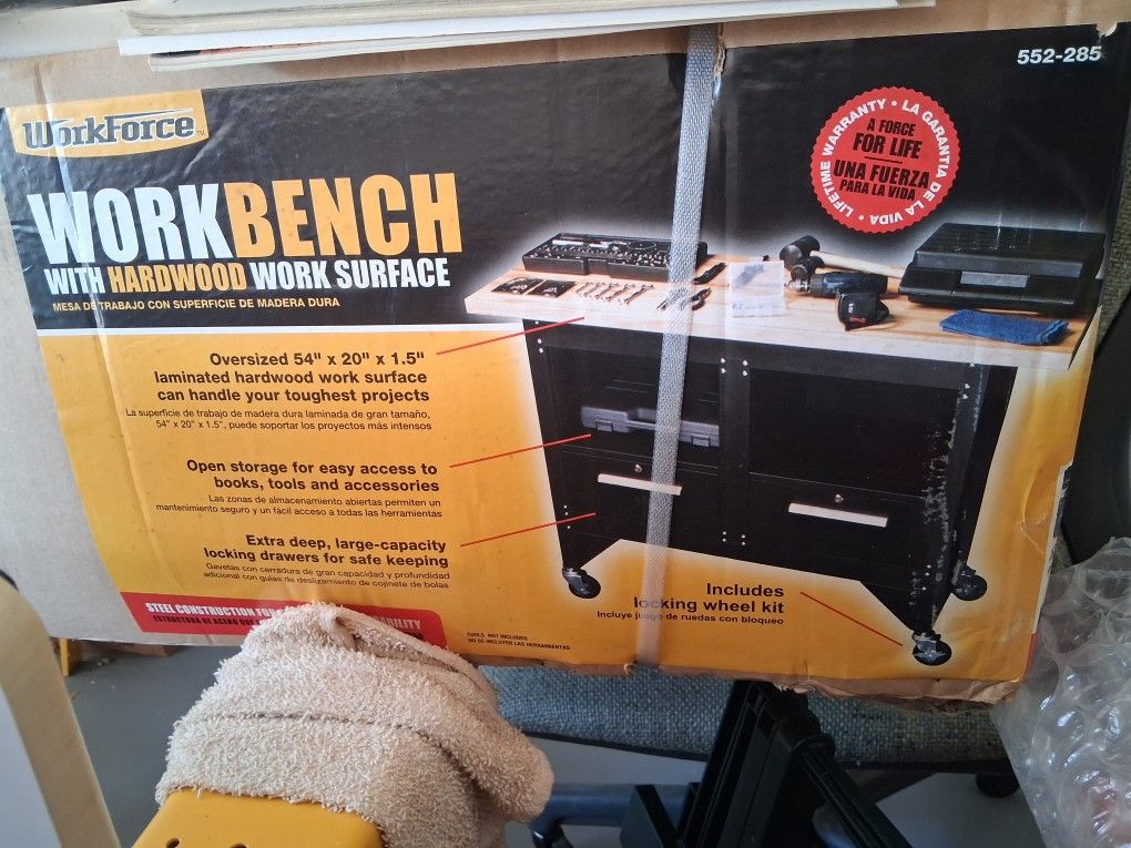 New In Box Hardwood Top Tool Bench On Wheels