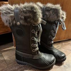 Women’s Snow Boots Size 7