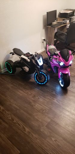 Bluetooth BOY & GIRL RIDE ON MOTORCYCLE POWERFUL AND FUN
