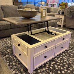 Beautiful Lift top Coffe Table 