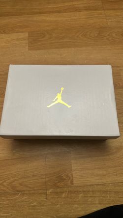 Women’s Air Jordan 1 Low Size 7.5 - Good Condition