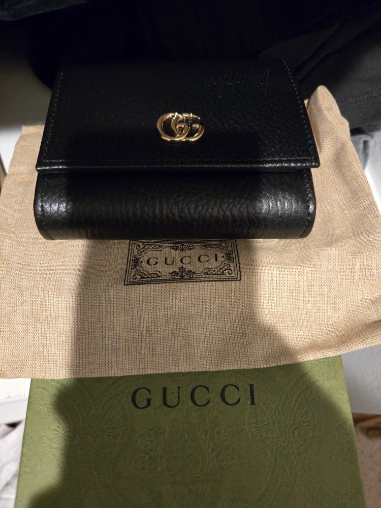 Womens GUCCI wallet