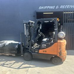 Doosan 25 Fork Lift 