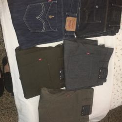 LEVI’s  514   5 Pair Bundle 2 Size 40x30 3 Size 42x30