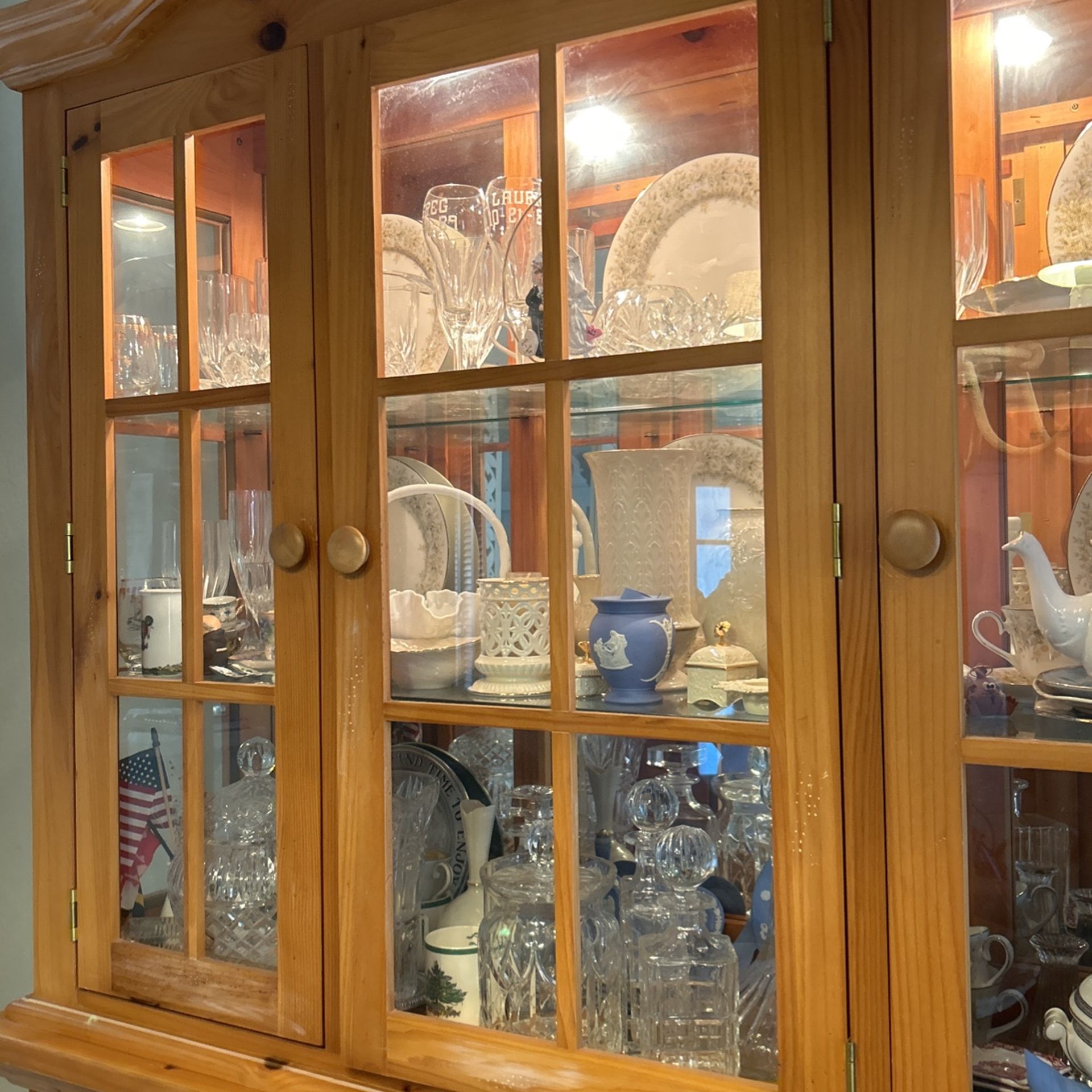 Furniture Broyhill Fontana Collection