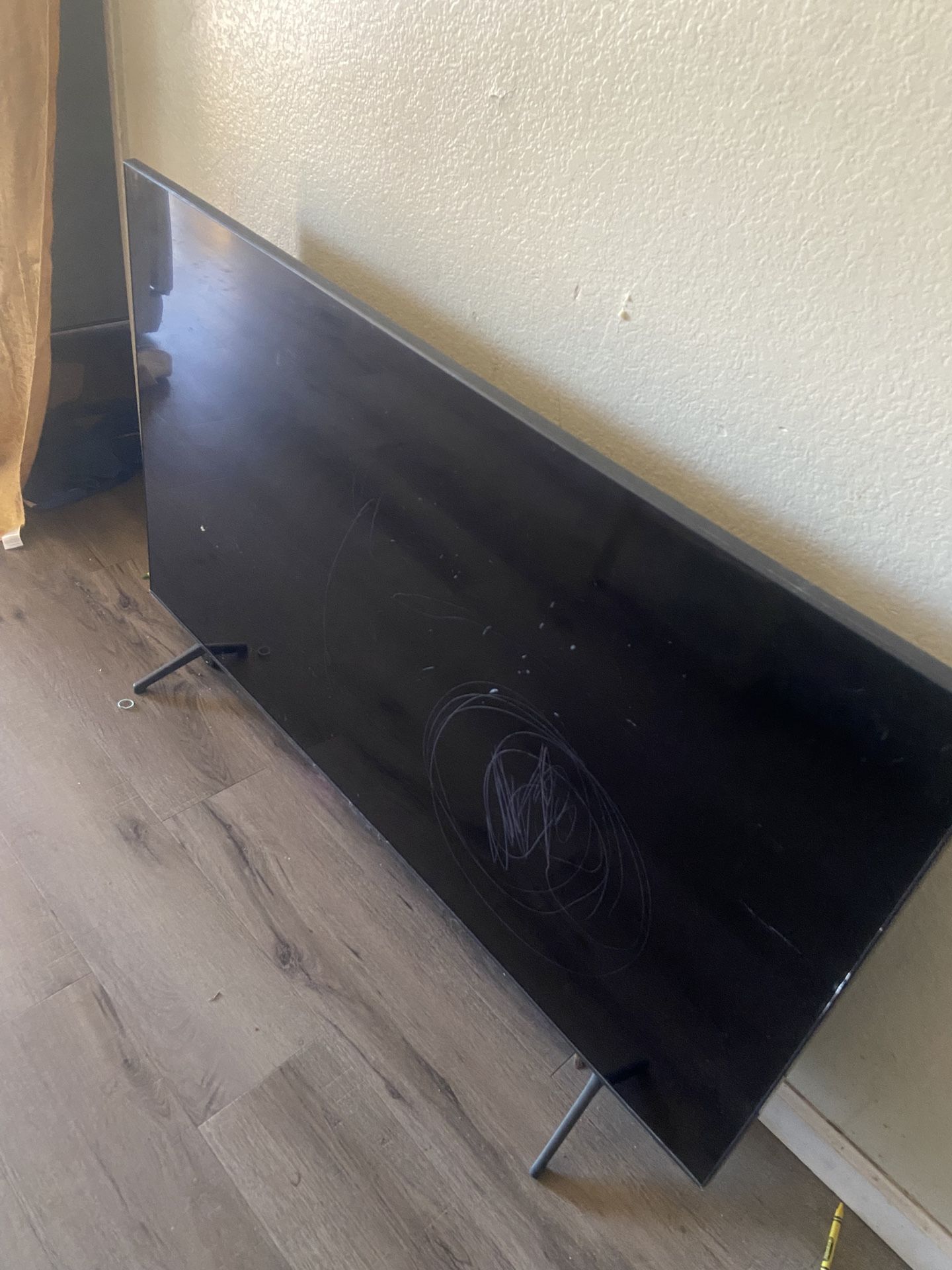 Tv For Sale 55in Samsung Cracks