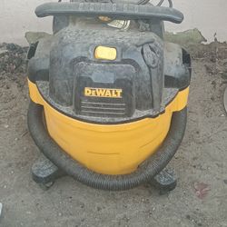 DeWalt 5.5 Gallon Shop Vac