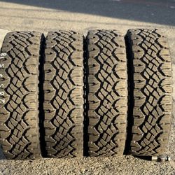 285/75/18 GOODYEAR WRANGLER DURATRAC *LIKE NEW* 99% TREAD