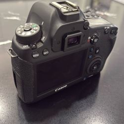 Canon EOS 6D Bundle Includes 2 Lenses,  2 Batteries And The Charger