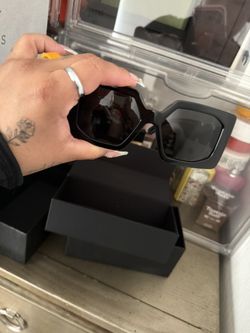 New Versace Shades 100% Authentic Black & Gold