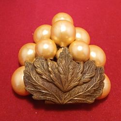 Vintage Clasp Pin