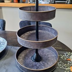 GALVANIZED  3 TIER $20 LIKE NEW