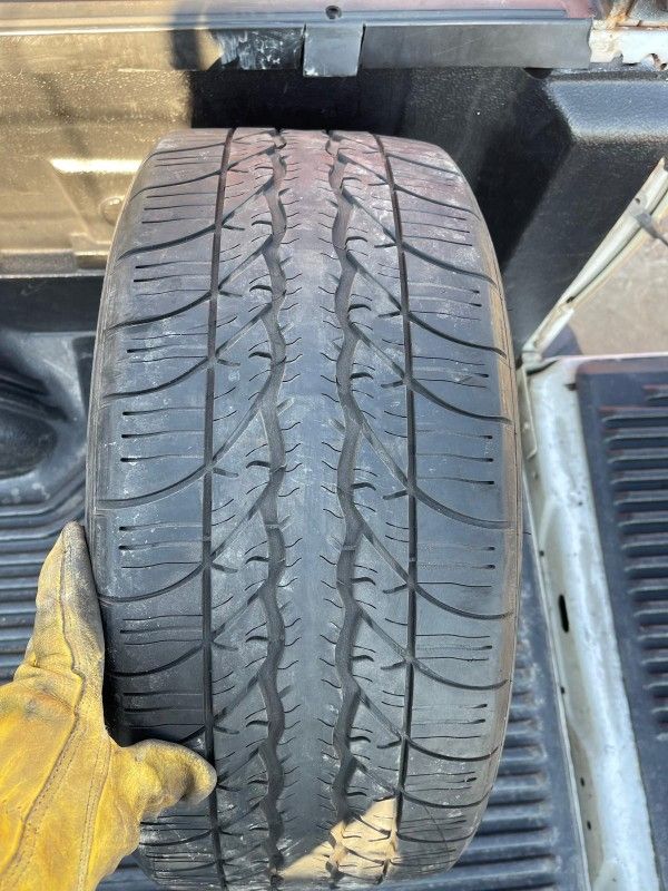 1)225/50/16 Bfgoodrich $35 No Instalation Only Pick Up