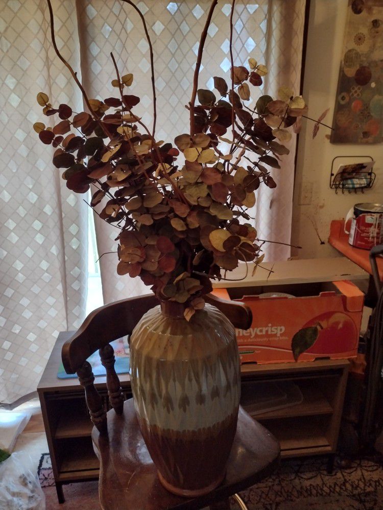 Big Vase And Fake Flowers 