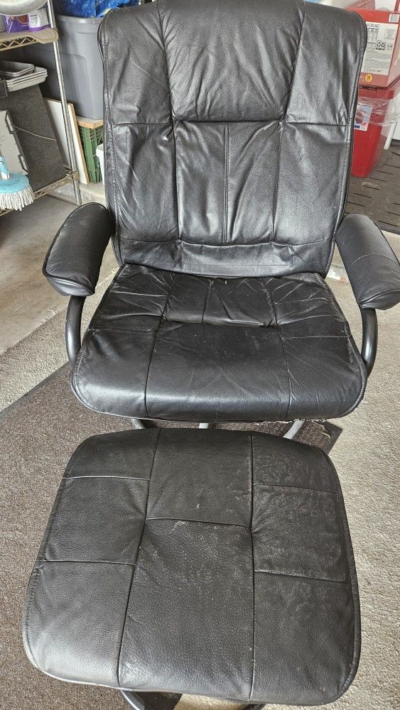 Recliners And Ottoman 