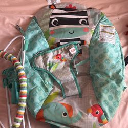 Baby bouncing seat