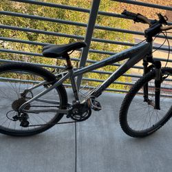 Specialized Hard rock Sport Mountain Bike 