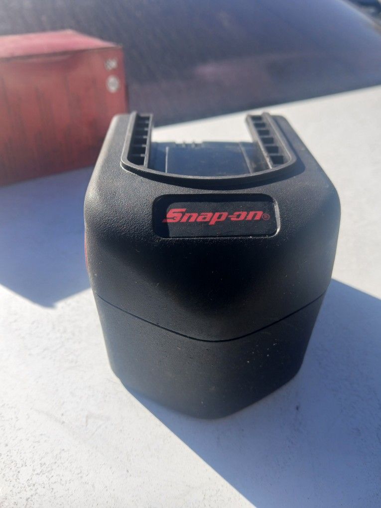 Snap On  Battery  14 New