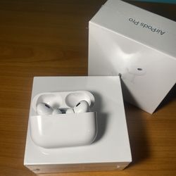 NEW AIRPODS 