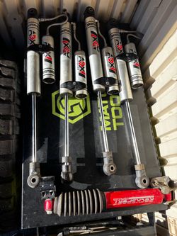 Skyjacker ADX 2.0 shocks metalcloak stabilizer