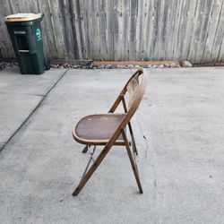 ( 2)Antique folding chairs