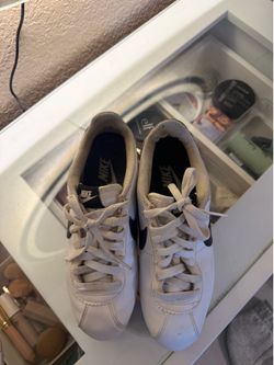 Nike cortez (7.5)