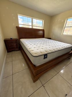 Bedroom set