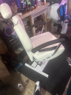 Styling chair