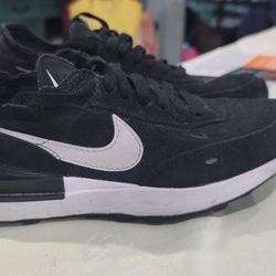 Nike Womens Sz 6 Waffle One