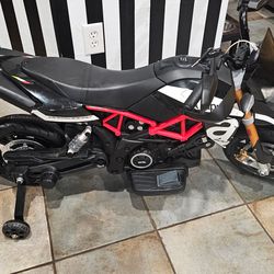 Aprilla Toy Motorcycle Ride On Electric for kids
