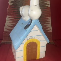 Vintage Peanuts Snoopy Dog House Bank Hand Painted Folk Art Chalkware Ceramic Made In MEXICO