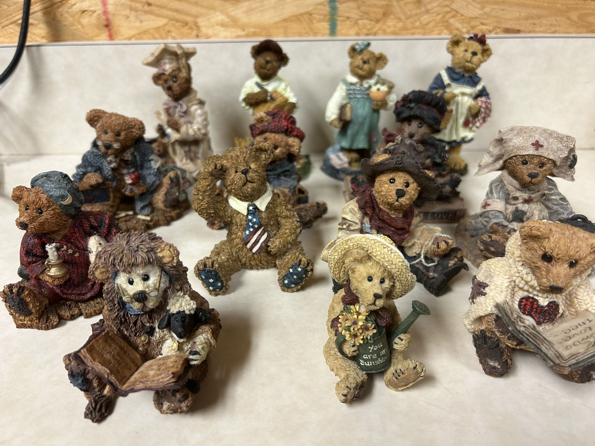 Group of 14 Boyd’s Bear Figurines