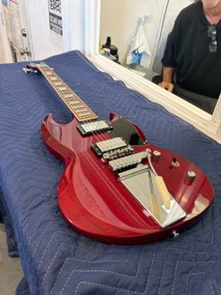 IYV 6-String SG-Style Electric Guitar - Cherry Red with Vibrato, Excellent