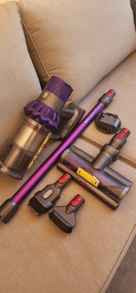 Dyson V10 Vacuum
