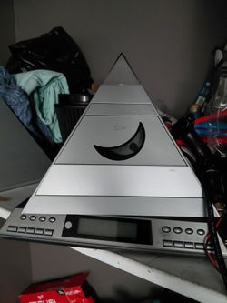 Pyramid stereo vintage