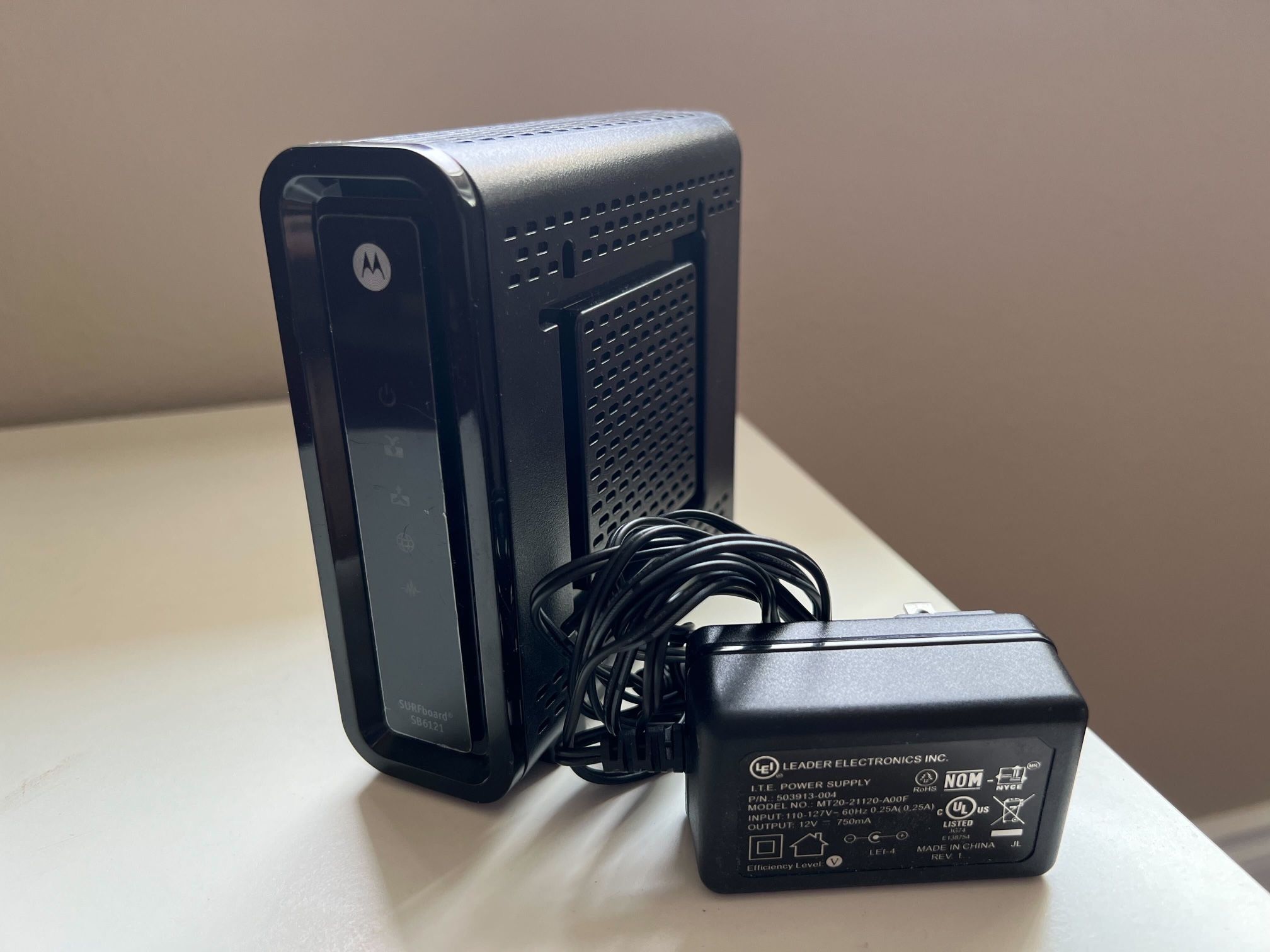 ARRIS SURFboard SB6121 DOCSIS 3.0 Cable Modem
